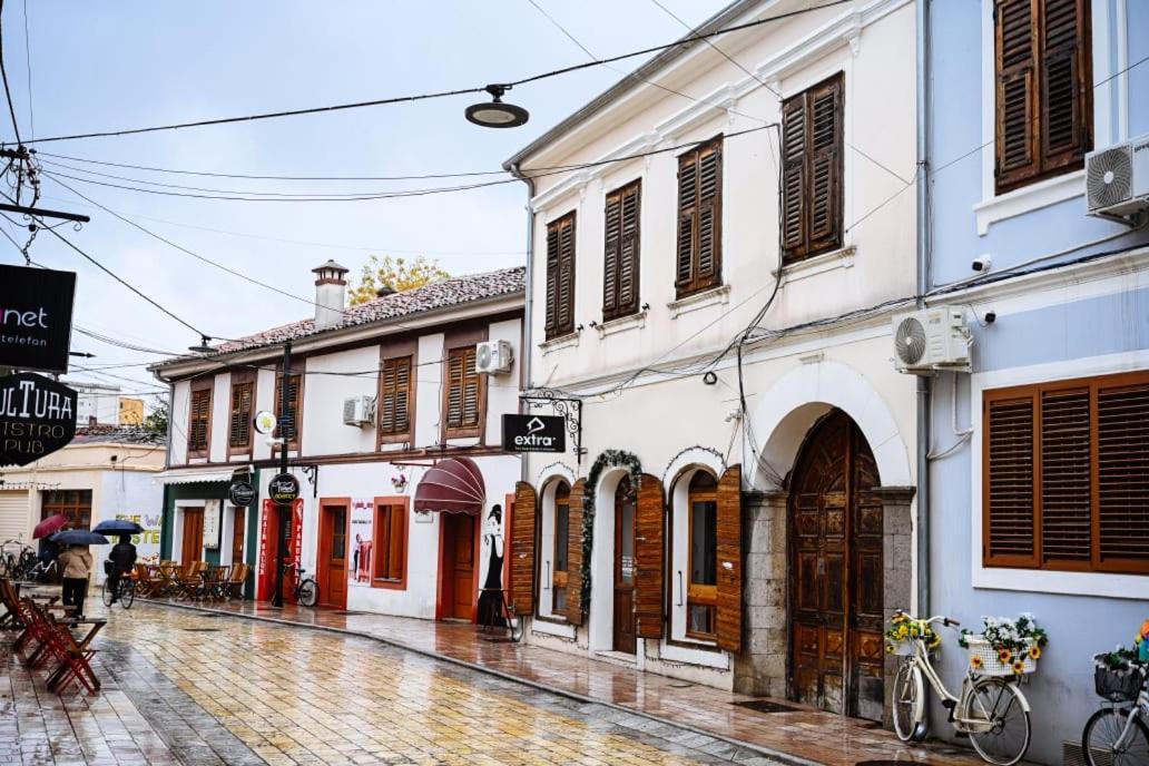 Mon Ami Boutique Hotel Шкодер Екстер'єр фото